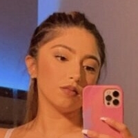 Adriana Skye Naakt