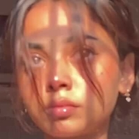 Afr Khan Naakt