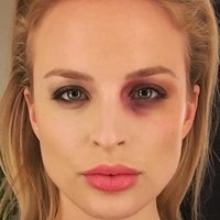 Alizee Poulicek Naakt