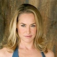 Amanda Wyss Naakt