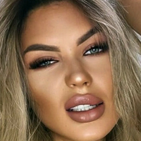 Andreea Diaconud Naakt
