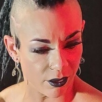 Anjie Naakt