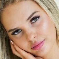 Anna Kewish Naakt