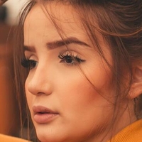Anna Livya Naakt