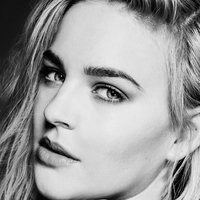 Anne-Marie Naakt