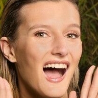 Anya Elsner Naakt
