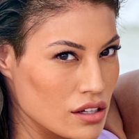 Ashley Callingbull Naakt