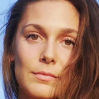 Auxane Micheneau Naakt