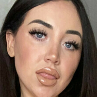 Bambi Brunette Naakt