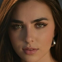 Beatrice Coari Naakt