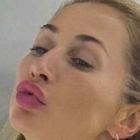 Bella Gold Naakt