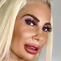Bombshell Skyler Nicole Naakt