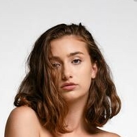 Camelia Arama Naakt