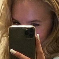 Cecilie Naakt