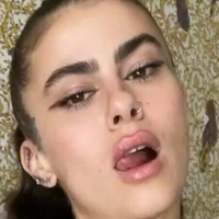 Charlieshe Naakt