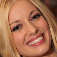 Charlotte Stokely Naakt