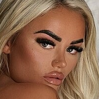 Courtney Doyle Naakt