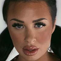 Courtney Luck Naakt