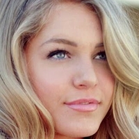 Courtney Tailor Naakt