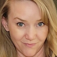 crystal Naakt
