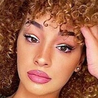Dana Curly Naakt