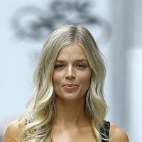 Danielle Knudson Naakt
