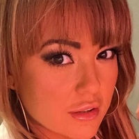 Danielle Nicholls Naakt