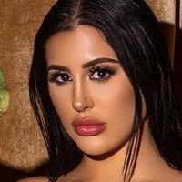 Danielle P Naakt