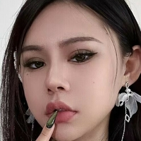 deer_white_ Naakt