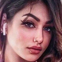 Dilnoor Aka Naakt