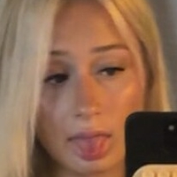 dnd_hannah Naakt