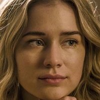 Elizabeth Lail Naakt