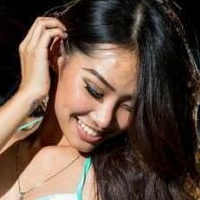 Elizabeth Tran Naakt