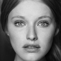 Ella-June Henrard Naakt