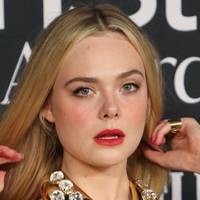 Elle Fanning Naakt