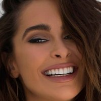 Ellie Gonsalves Naakt