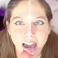 Ellie Skyes Naakt