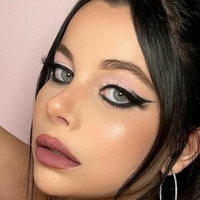 Ellise Naakt