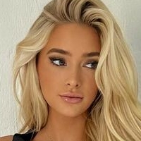 Emilie Kull Naakt