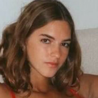 Emily Feld Naakt