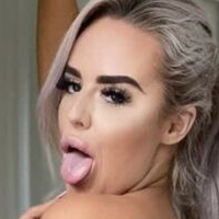 Emily James Ward Naakt