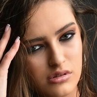 Emily Kuper Naakt