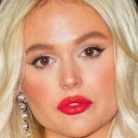 Emily Lind Naakt
