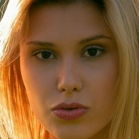 Emily Sun Naakt