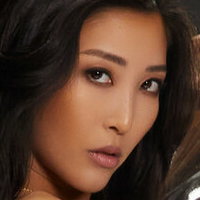 Emiri Momata Naakt