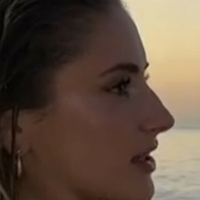 Emma Burnze Naakt