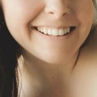 Emma Next Door Naakt