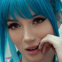Fay Naakt
