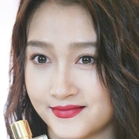 Guan Xiaotong Naakt