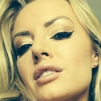 Hannah Claydon Naakt